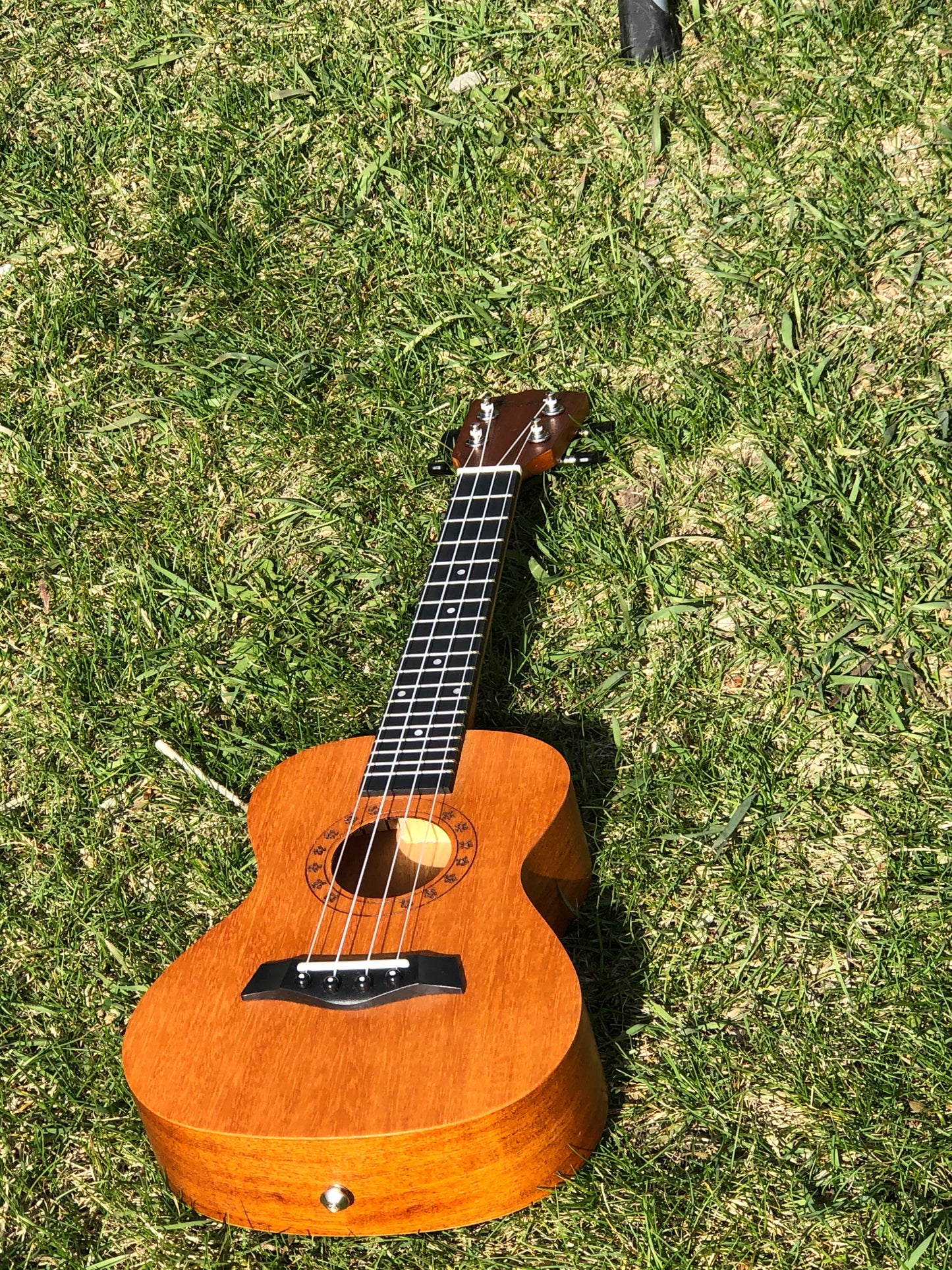 Handmade 21 and 23 '' inch mahogany ukulele